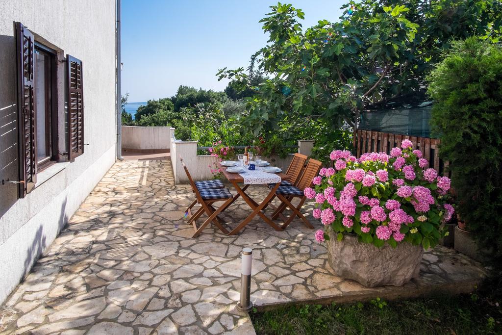 Apartments Rose Крк Экстерьер фото